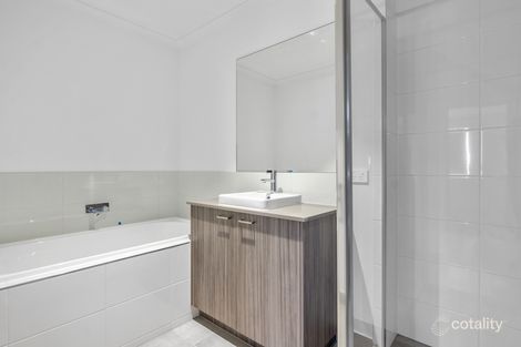 Property photo of 90 Goldeneye Circuit Werribee VIC 3030