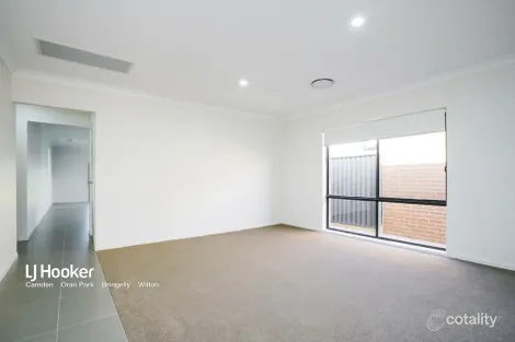 Property photo of 10 Goodluck Circuit Cobbitty NSW 2570