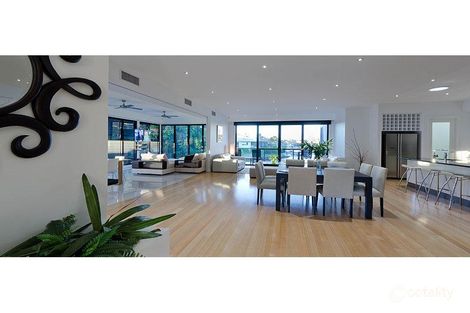 Property photo of 2 Emu Court Bundall QLD 4217