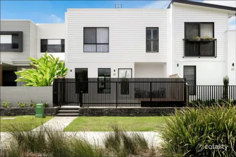 85 Sunrise Dr, Maroochydore, QLD 4558