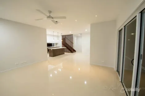 Property photo of 5 Viridian Circuit Birtinya QLD 4575