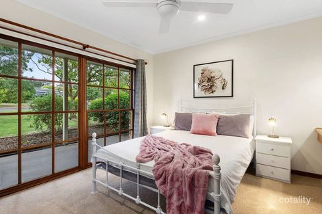 Property photo of 1 Burns Close Mount Eliza VIC 3930
