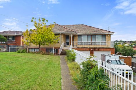 Property photo of 2 Eecen Road Karabar NSW 2620