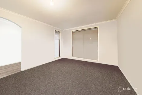 Property photo of 7 Robert Crescent West Wodonga VIC 3690