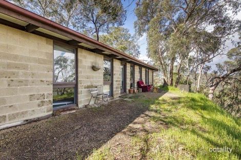 85 Meander Rd, Hurstbridge, VIC 3099