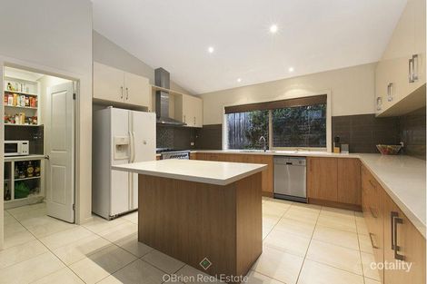 Property photo of 6 Lawson Road Drouin VIC 3818
