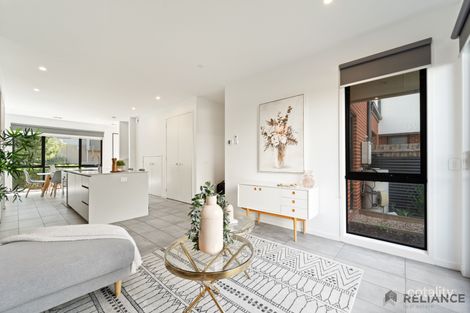 Property photo of 33 Oakden Crescent St Albans VIC 3021