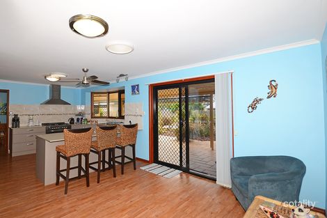 17 Helsham St, Point Vernon, QLD 4655