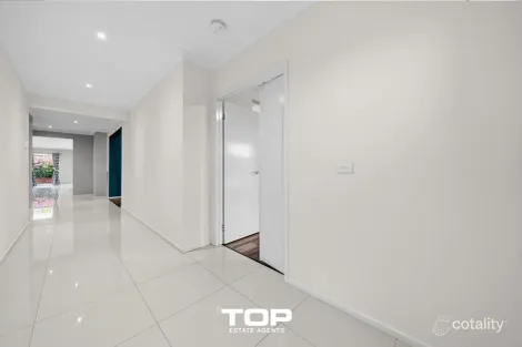 Property photo of 92 Moxham Drive Clyde North VIC 3978