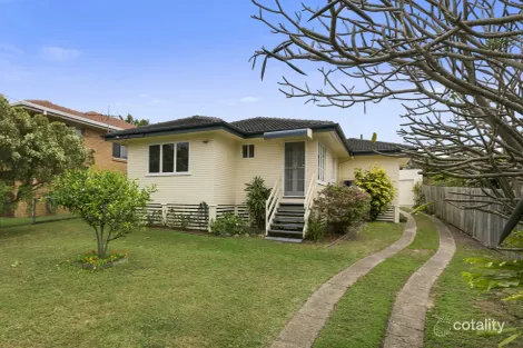 Property photo of 17 Tamaree Avenue Wynnum QLD 4178