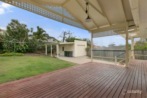 Property photo of 17 Tamaree Avenue Wynnum QLD 4178