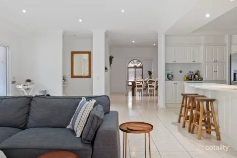 Property photo of 11 Champagne Boulevard Helensvale QLD 4212