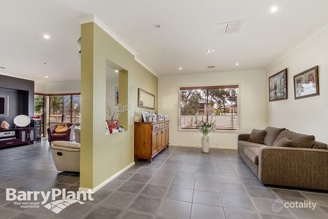 Property photo of 3 Fairfield Walk Cairnlea VIC 3023