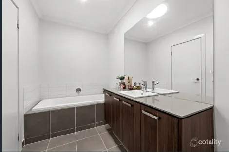 Property photo of 67 Regatta Drive Craigieburn VIC 3064