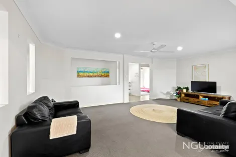 Property photo of 31 Tranquillity Circle Brassall QLD 4305
