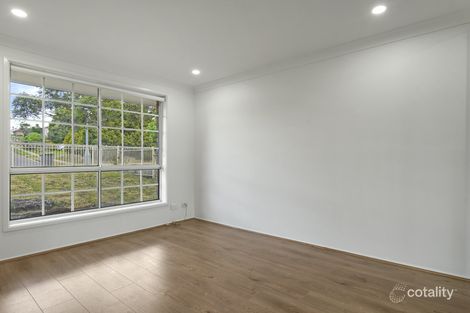 Property photo of 83 Cleopatra Drive Rosemeadow NSW 2560