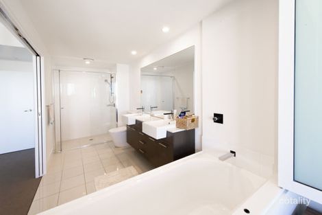 Property photo of 1903/25-31 East Quay Drive Biggera Waters QLD 4216