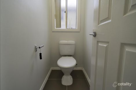 Property photo of 10 Brewster Way Taylors Hill VIC 3037