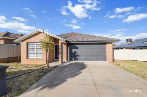 16 Lake Pl, North Tamworth, NSW 2340