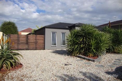 Property photo of 2 Oldfield Place Point Cook VIC 3030