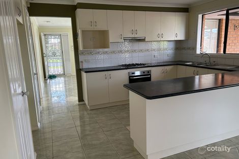 Property photo of 102 Glenbruar Drive Hillside VIC 3037