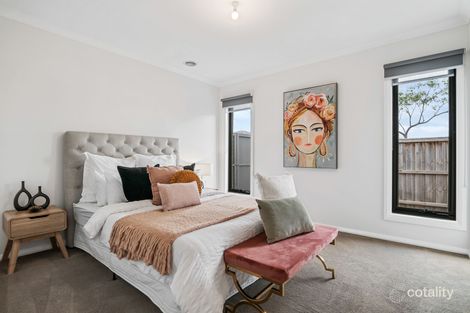 Property photo of 1 Kalbian Drive Clyde North VIC 3978