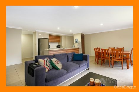 Property photo of 8 Lachlan Lane Hillcrest QLD 4118