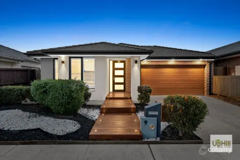 9 Corbett St, Clyde North, VIC 3978