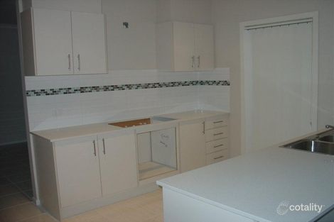 Property photo of 10 Hardwick Crescent Derrimut VIC 3026