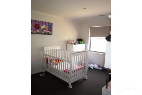 Property photo of 14 Rosea Court Ascot VIC 3551