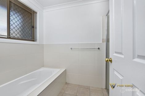 Property photo of 21 Banjos Circuit Hillvue NSW 2340