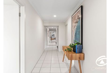 Property photo of 16 Sing Crescent Berwick VIC 3806