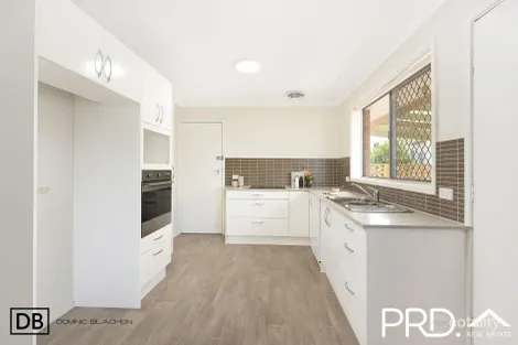 Property photo of 30 Seidel Avenue Picnic Point NSW 2213