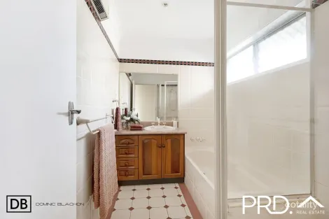 Property photo of 30 Seidel Avenue Picnic Point NSW 2213