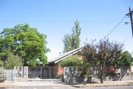 21 Park Cres, Fairfield, VIC 3078