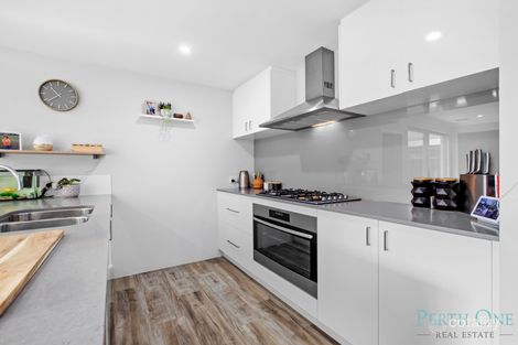 Property photo of 14 Garnet Road Treeby WA 6164