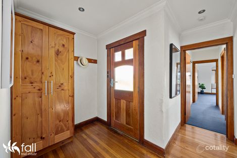 Property photo of 13 Malunna Road Lindisfarne TAS 7015