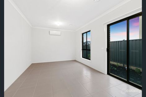 Property photo of 94 Arnaud Loop Wollert VIC 3750