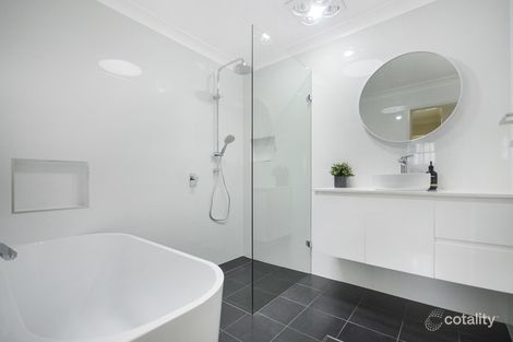 Property photo of 7 Colin Street Berkeley Vale NSW 2261