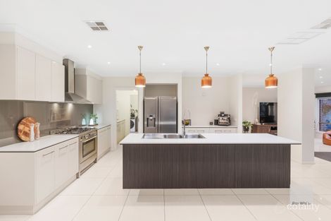 Property photo of 11 Saintly Avenue Wollert VIC 3750