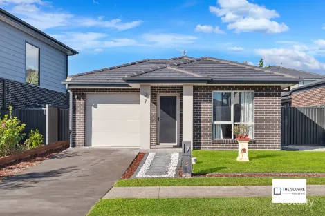 Property photo of 7 Versace Crescent Melonba NSW 2765