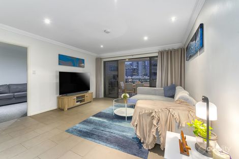 Property photo of 427/36 Macdonald Street Kangaroo Point QLD 4169