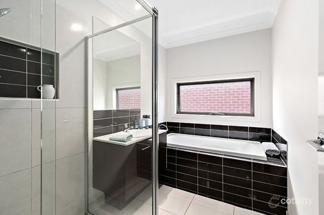 Property photo of 35 Rosette Parade Mickleham VIC 3064