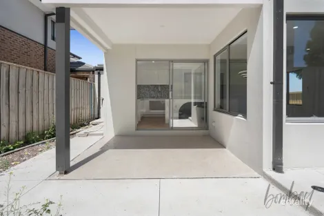 Property photo of 17 Errinundra Way Wollert VIC 3750