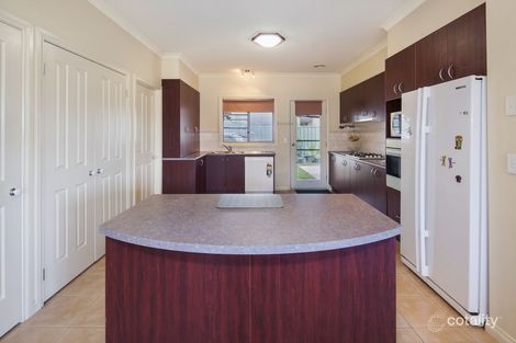 Property photo of 17 St Helens Avenue Lake Gardens VIC 3355
