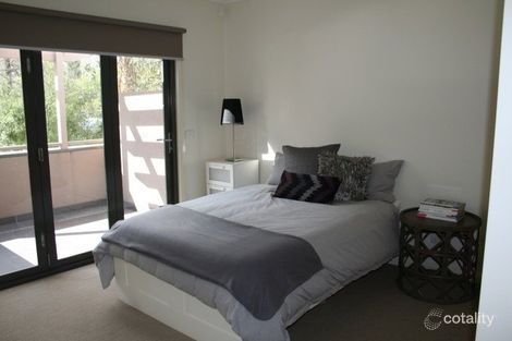 Property photo of 2/228 Elgar Road Box Hill South VIC 3128