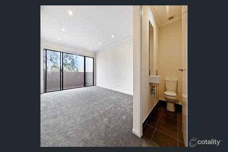 Property photo of 10 Gorman Drive Mill Park VIC 3082