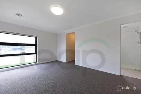 Property photo of 12 Solitaire Way Wallan VIC 3756