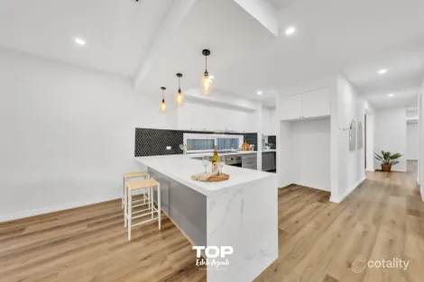 Property photo of 15 Kenyan Avenue Clyde VIC 3978