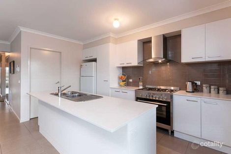 Property photo of 24 Viewside Crescent Craigieburn VIC 3064